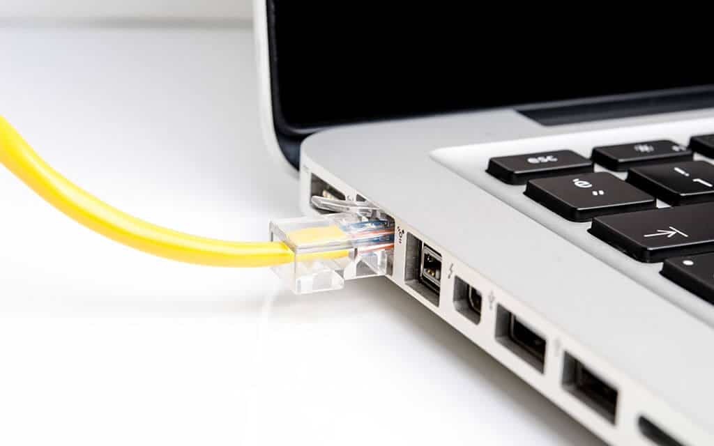 Laptop-ethernet-connection